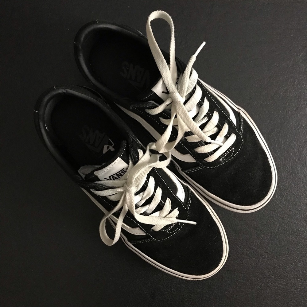 OLD SKOOL BLACK VANS